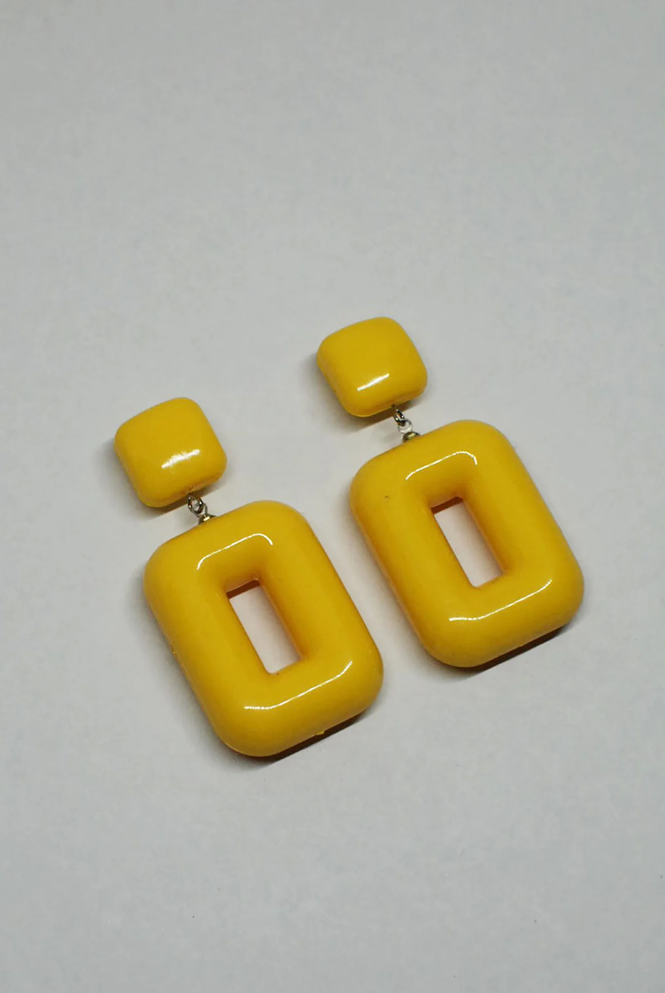 90's Chunky Rectangles Plastic Drop Earrings - Image 2