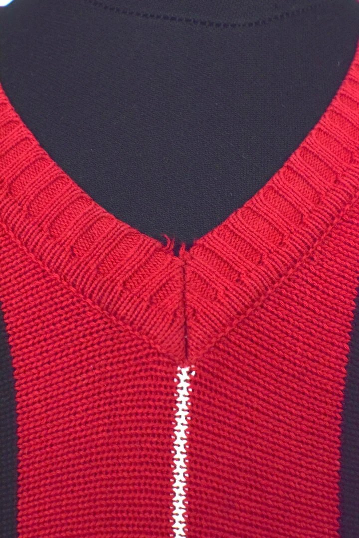 Tommy Hilfiger Brand Knitted Vest - Image 3