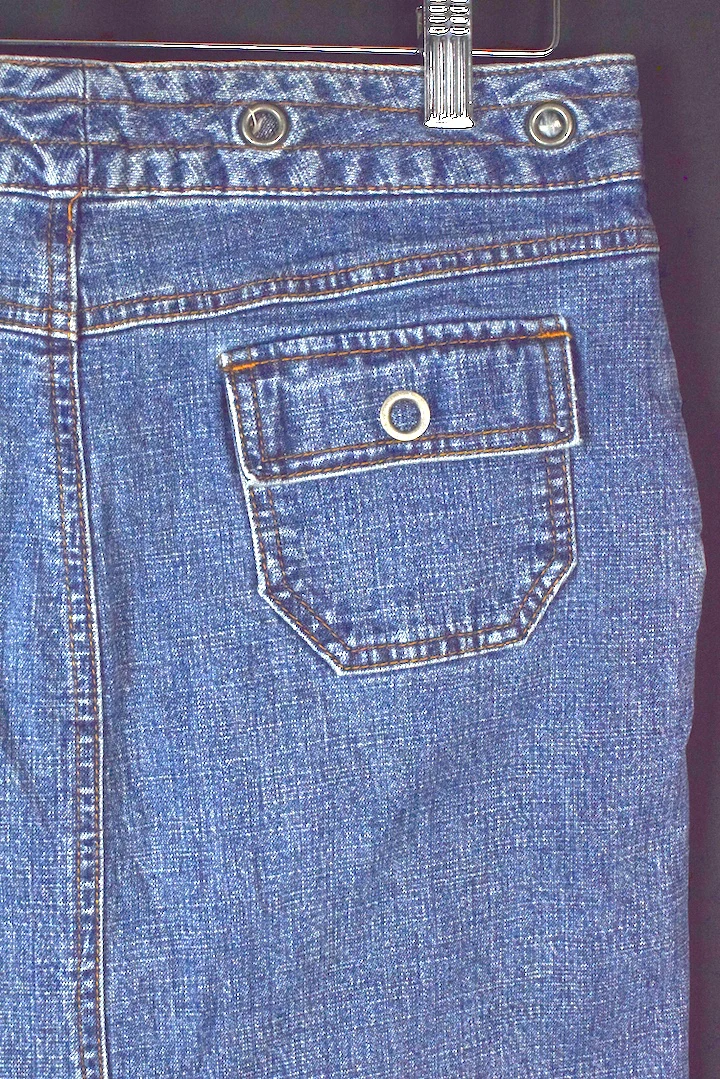 Old Navy Brand Denim Skirt - Image 3