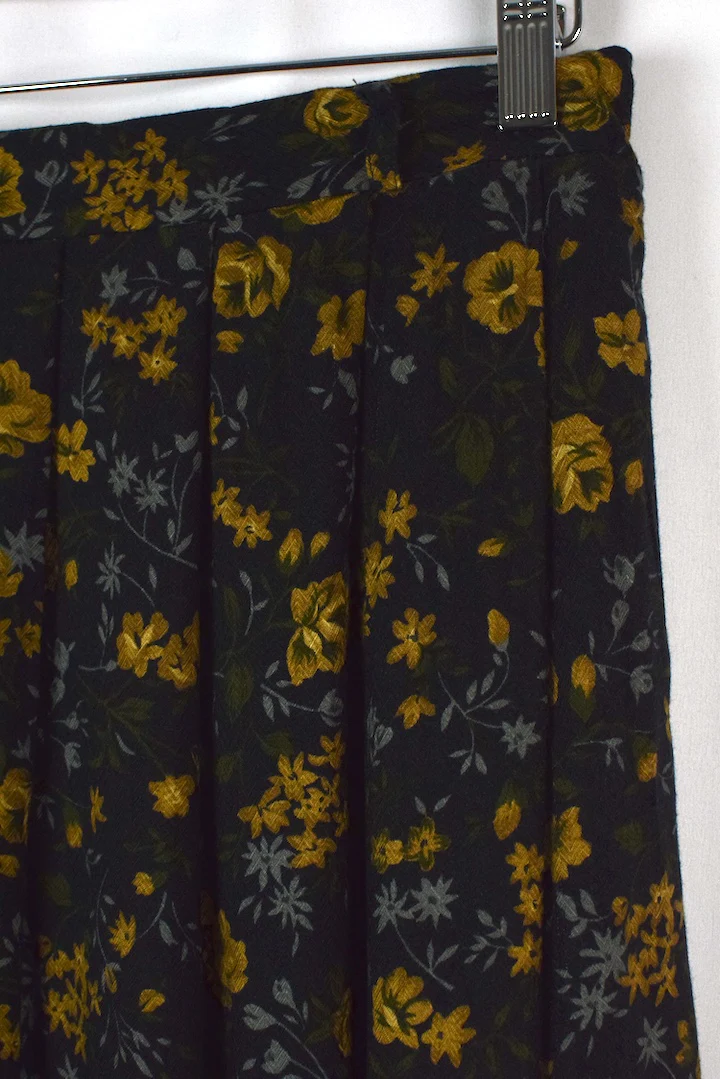 Sag Harbor Brand Rose Print Skirt - Image 2