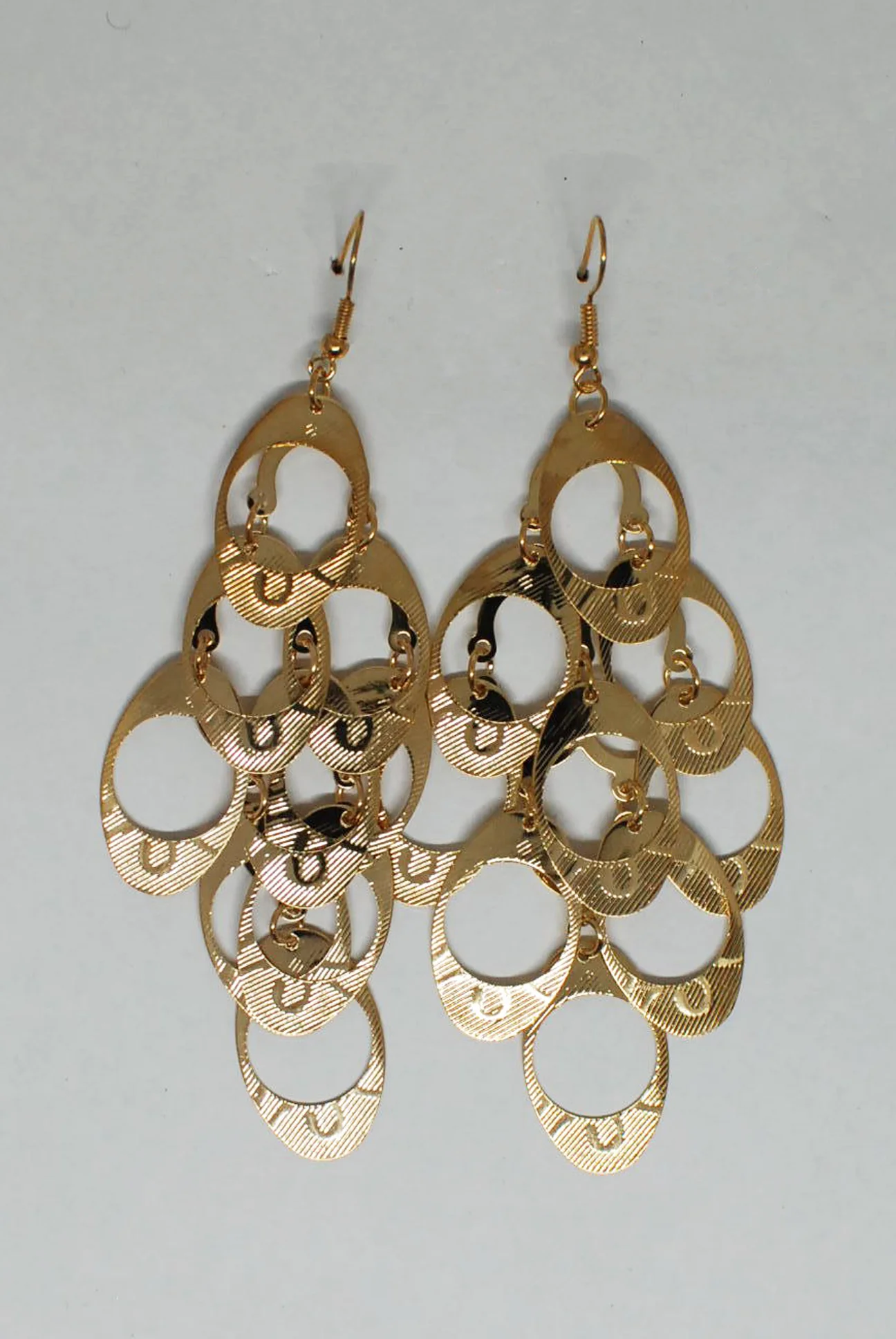 Lightweight Chandelier Oval Design Earrings - Image 3