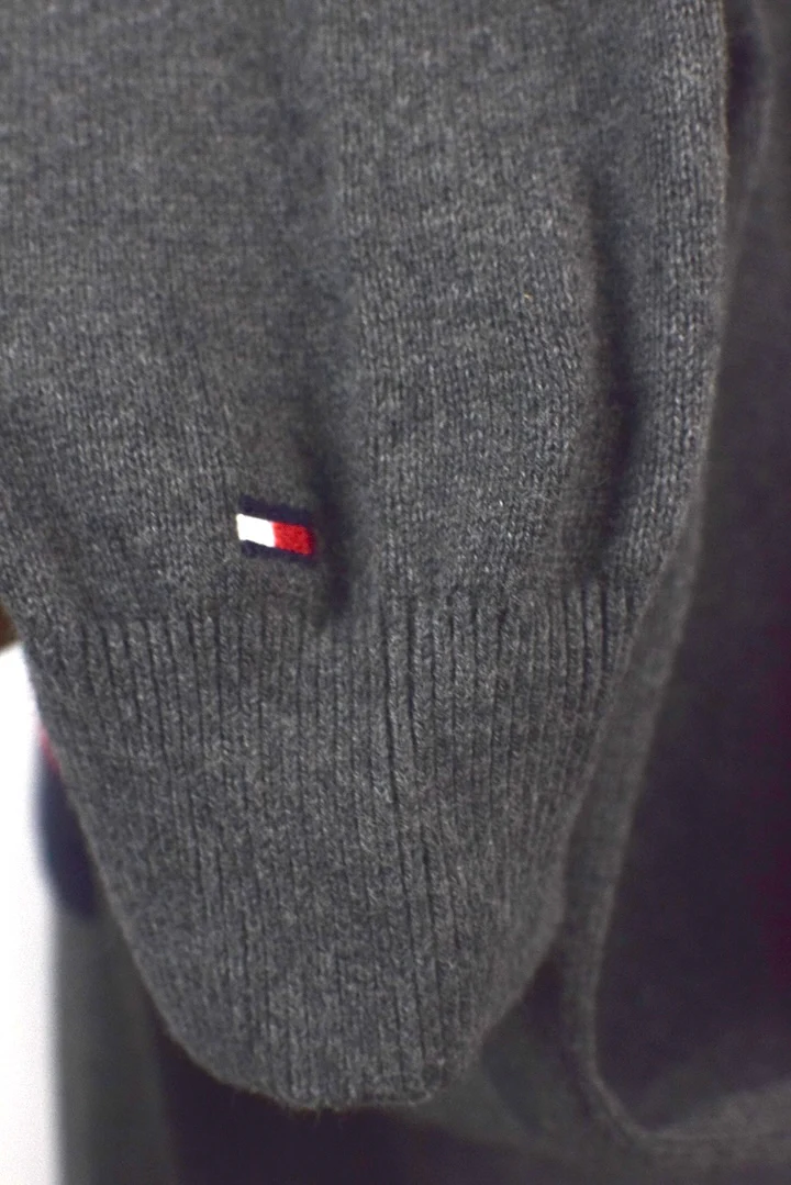 Tommy Hilfiger Brand Knitted Jumper - Image 4