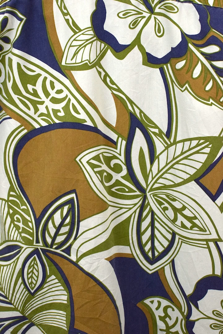 Hilo Hattie Brand Hawaiian Shirt - Image 3