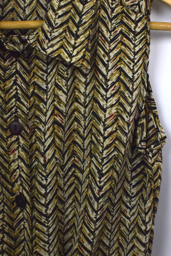 Reworked Zig-Zag Print Crop Tie-Up Blouse - Image 2