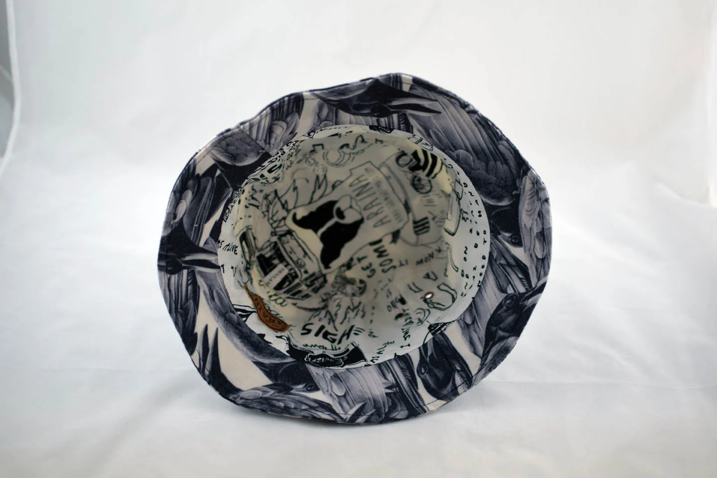 NEW Magpies Print Bucket Hat - Image 3