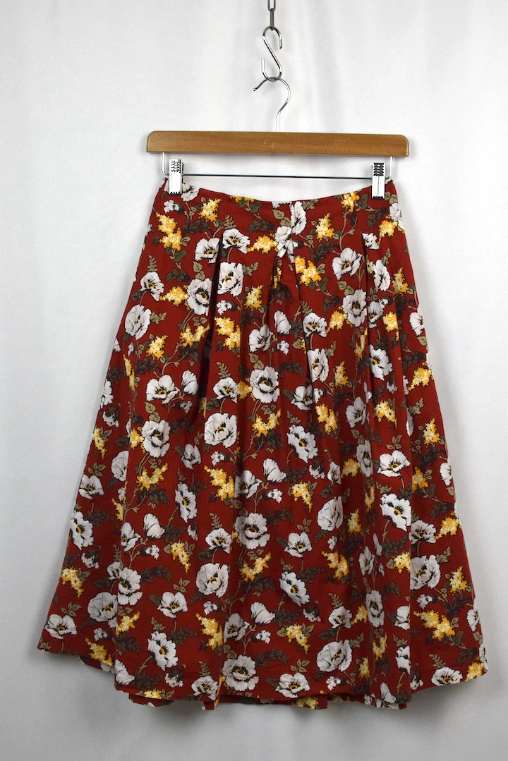 Red Floral Print Skirt - Image 3