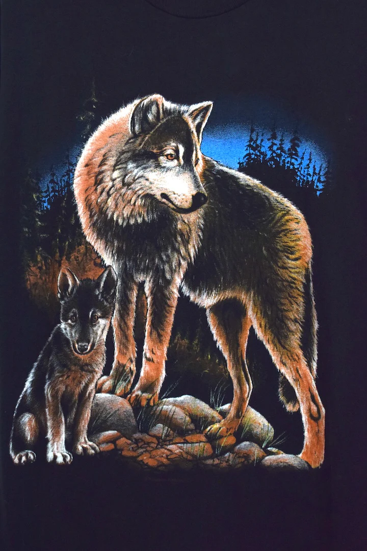 90s/00s Wild Wolves T-shirt - Image 2